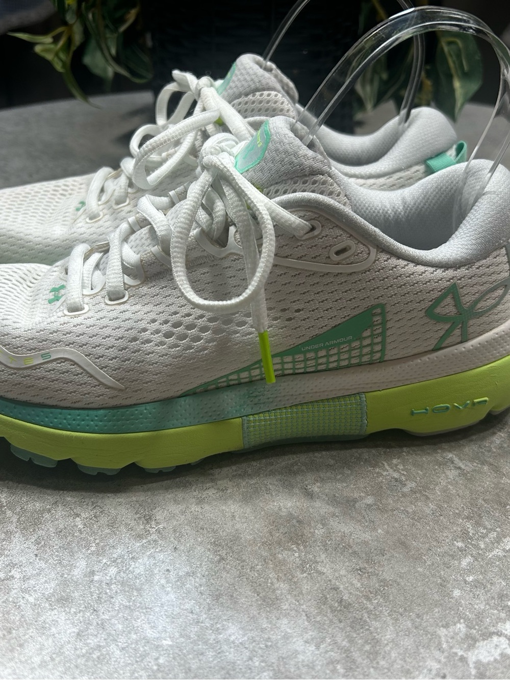 Under Armour Women’s Size 7.5 White Athletic Shoes with Lime and Aqua Accents - Picture 4 of 15